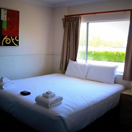 The Commercial Hotel Motel Chinchilla Dış mekan fotoğraf